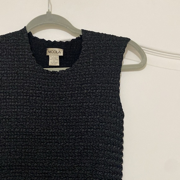 NICOLA Tops - Vintage Black Scrunch Top sz S